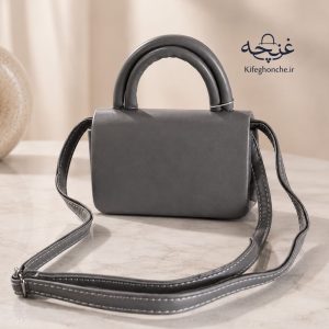 کیف دوشی زنانه مدل تینی رنگ خاکستری همراه با بند دوشی