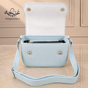 کیف دوشی زنانه مدل گندم رنگ آبی روشن از نمایه داخل