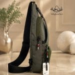 بادی بگ مدل رانینگ طرح نایکی رنگ سبز زیتونی از زاویه کنار