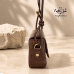 کیف دوشی زنانه مدل سوفیا رنگ قهوه ای از نمایه بغل